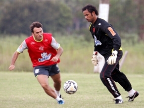 Pet e Bruno no treino: reencontro aps briga 