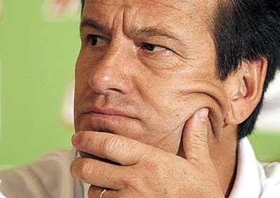 Dunga n�o fala diretamente, mas deixa claro que dificilmente convocar� Neymar