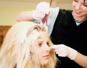 Entre as mulheres pesquisadas, 37% tingiam os cabelos