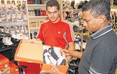 Promoes atraram consumidores para as compras neste incio de 2010; reduo do IPI tambm contribuiu para o resultado