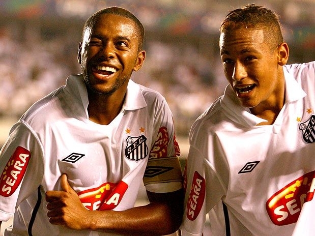 Apesar de show na Vila, Dorival ressalta necessidade de corrigir erros