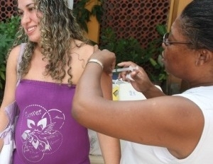 Grvida toma vacina para se prevenir; vacinao para gestantes acaba nesta semana