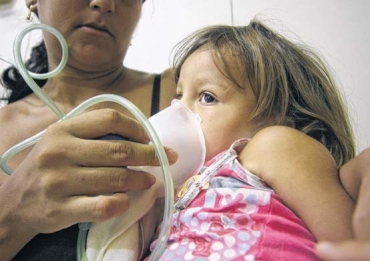 Crianas acabam sendo as grandes vtimas do atendimento precrio na rede pblica; PSFs podem barrar muitas doenas