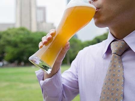 Ah . D pra beber cerveja tambm. Estranho, n?