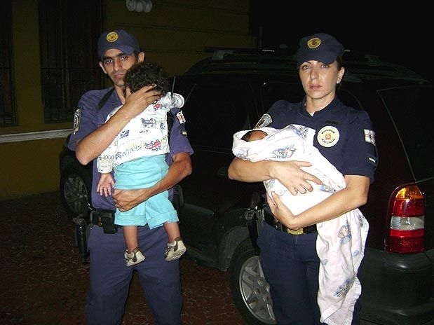 Guardas levaram as crianas a hospital