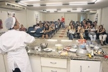 Alunos lotam salas de lojas especializadas que oferecem cursos em Cuiab e Vrzea Grande 