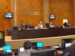 Alm da ausncia em sesses plenrias, deputados tambm promovem o rodzio entre os suplentes