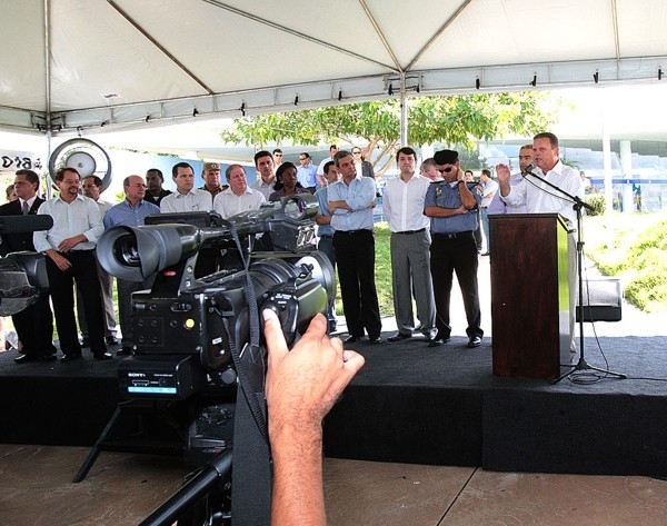Governador Blairo Maggi faz entrega de viaturas para Polcia Militar