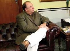 Prefeito Roland Trentini s� deve oficializar se entra na disputa ap�s conversar com a fam�lia