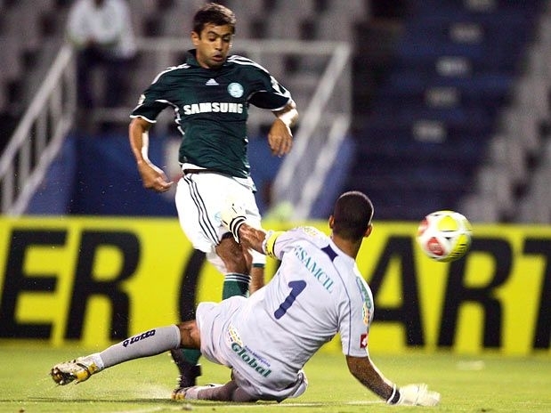 Danilo no acredita que Palmeiras conseguir chegar  semifinal do Paulista