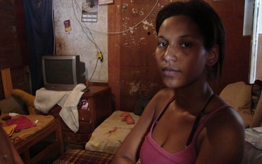 Ex-cunhada do atirador, Daniele Souza no estava em casa no momento da invaso