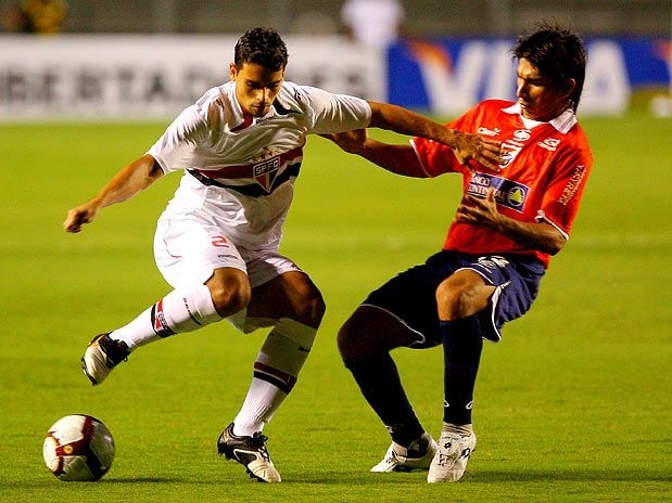 So Paulo no teve dificuldades para vencer por 3 a 0 no Morumbi
