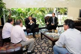 Governador Blairo Maggi recebe representantes da Du Maire S.R.L Mquinas Agcolas, no Palcio Paiagus