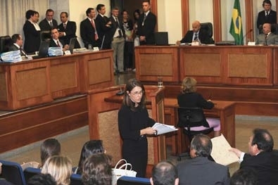 O plenrio do TRE-DF em julgamento que resultou na perda do mandato de Jos Roberto Arruda