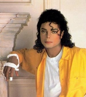 Um CD de in�ditas de Michael Jackson poder� ser lan�ado em novembro