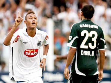 Jovem atacante santista ofendeu rbitro