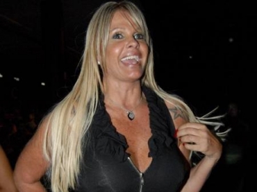 Monique quer excursionar com espetculo de comdia stand-up pelo interior