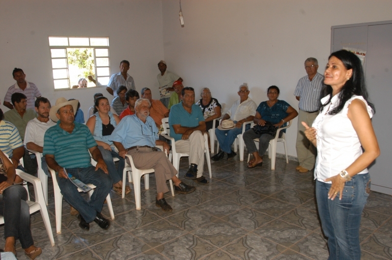 Vice-prefeita Marlia Salles representa prefeito no lanamento do projeto desenvolvido pelo Secretrio Valdir Correia