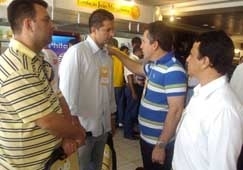 O empres�rio Mauro Mendes entre socialistas em um semin�rio do partido no Rio de Janeiro