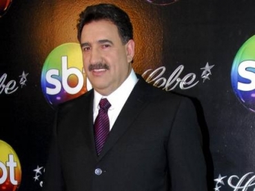Ratinho est� contente com a volta de seu programa ao hor�rio de uma hora no ar