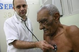 A tuberculose  uma doena que tem cura e  tratada na rede SUS gratuitamente