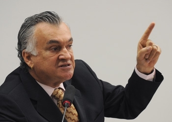 Juca Ferreira pede suspens�o de um ano do PV para apoiar Dilma