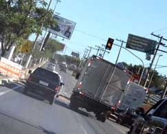 Policiais relatam ser atpica prtica de roubar e violentar. Enquanto um limpava, outro estuprava 