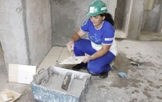 Mudanas nos ltimos anos so positivas, mas trazem a triste realidade de que elas ganham menos que os homens, e nas mes