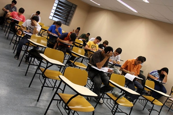 Estudantes durante prova do Enem 2009