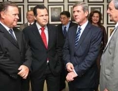 Governador Maggi, acompanhado do presidente do TRE, Evandro St�bile, recebeu presidentes de 22 Tribunais Regionais