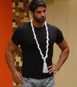 Cadu ganhou uma ligao telefnica durante prova com pergunta polmica