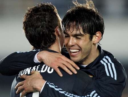 C. Ronaldo e Kak so algumas das estrelas contratadas pelo Real para essa temporada