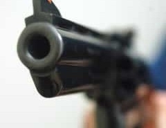Tr�s morrem e dois ficam feridos em tiroterio em Cuiab�