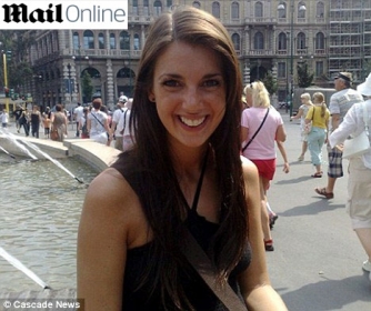 Mia Austin se comunica apenas pelo olhar