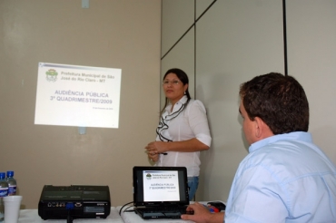 Secretria municipal de Finanas Angela Alcanforado.