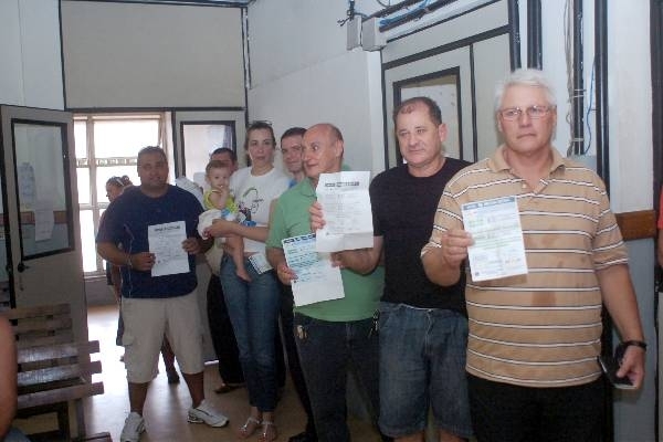 Participantes do bolo procuraram, na manh desta segunda-feira, a lotrica onde o jogo foi feito