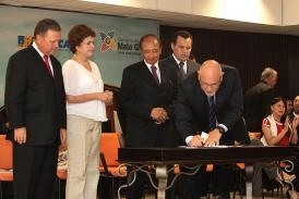 Ministra Dilma Roussef visita Cuiab e assina convnios do Programa 