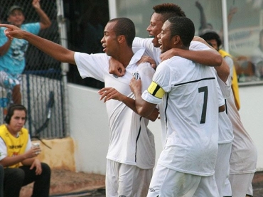 Santos tem quatro pontos de vantagem sobre o segundo colocado