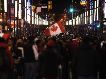 Centro de Vancouver tem ficado bastante cheio � noite