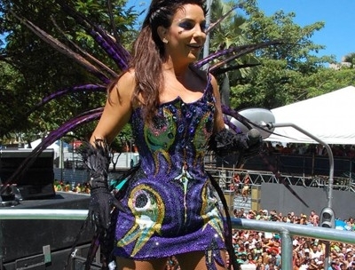 Ivete Sangalo lamenta brincadeira feita pela irm, Monica