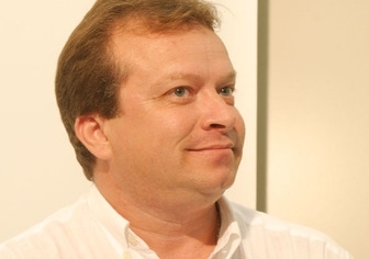 Terceiro suplente, o mdico Farina se prepara para assumir a cadeira de deputado federal na vaga do titular Fagundes (PR