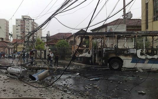 nibus queimado aps queda de transformador