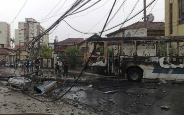 nibus queimado aps queda de transformador 