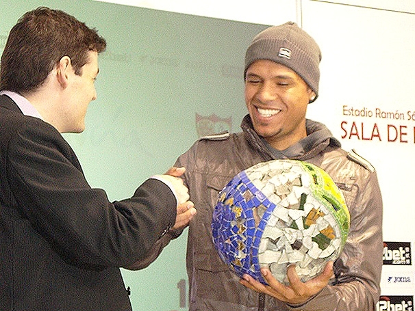 Fabuloso foi eleito o melhor jogador brasileiro no exterior em 2009