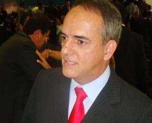Prefeito de Rondonpolis, Z Carlos do Ptio (PMDB).