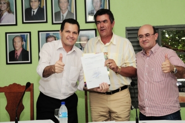 Vice-governador do Estado, Silval Barbosa, faz entrega de maquinrios para prefeituras de Nova Maring