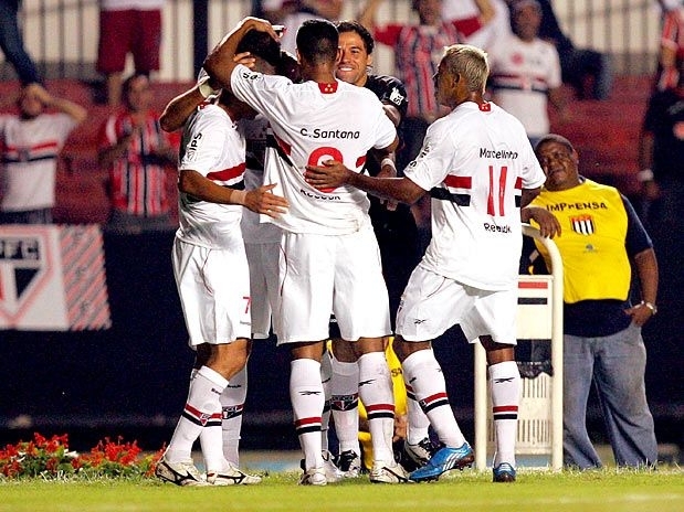 So Paulo estreou com o p direito na Libertadores de 2010