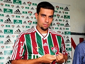 Andr Lima j veste a camisa tricolor 