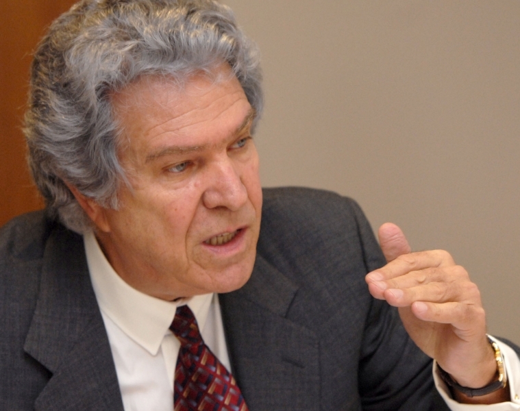 Ataque de Fernando Henrique  pingo de chuva em lago, diz ministro Hlio Costa