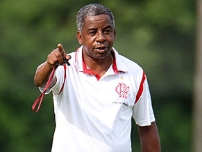 O treinador rubro-negro Andrade afirma que o Botafogo se superou na Taa Guanabara